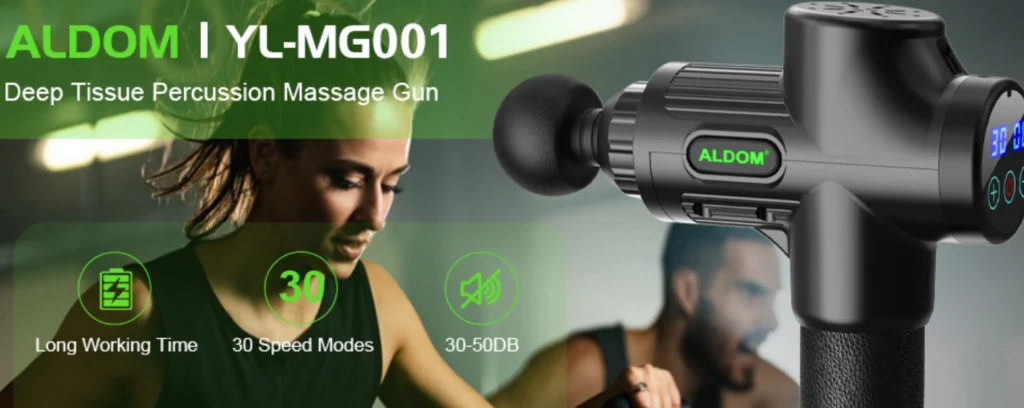 mujer haciendo ejercicio y haciendo publicidad de la pistola de masajes aldom yl-mg001